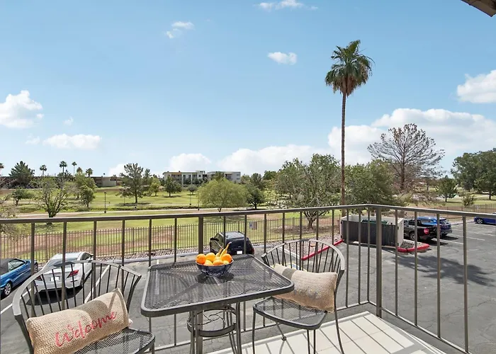 230 Fully Furnished 1br Suite-prime Location Apartment *