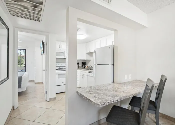 Apartment 230 Fully Furnished 1br Suite-prime Location