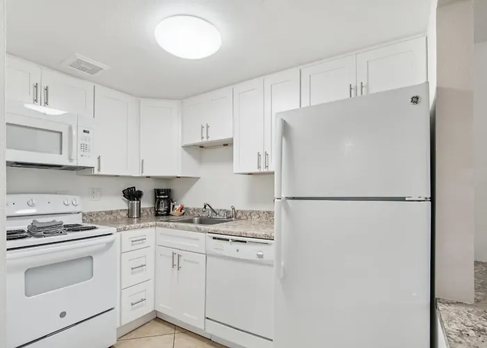 230 Fully Furnished 1br Suite-prime Location Scottsdale